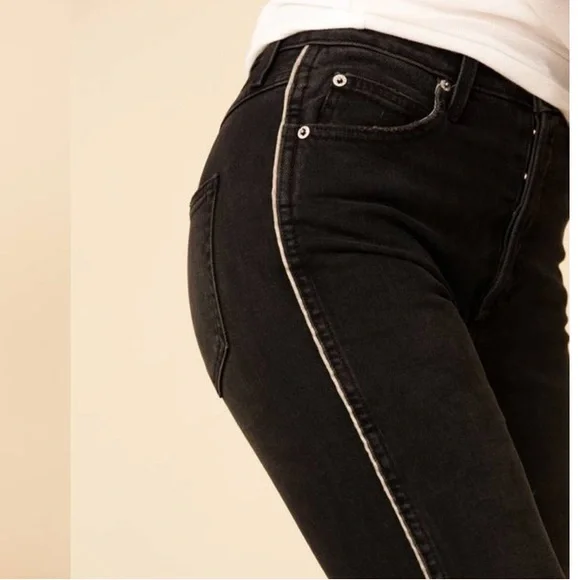 AMO Chloe Crop with Piping Black Natural Wash Jeans, Size 25 - Picture 3 of 10